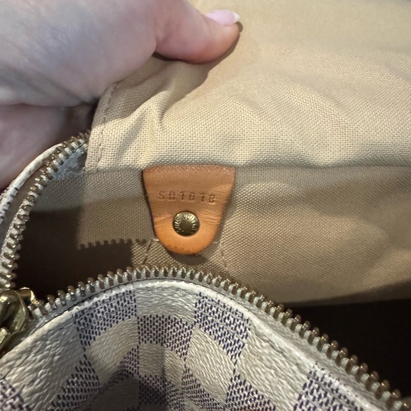 Louis Vuitton Damier speedy Handbag - Picture 10 of 11